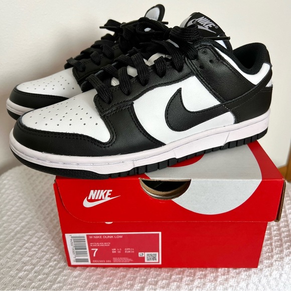 Nike Dunk Low, black and white, Panda, women’s size 7 - Picture 7 of 9